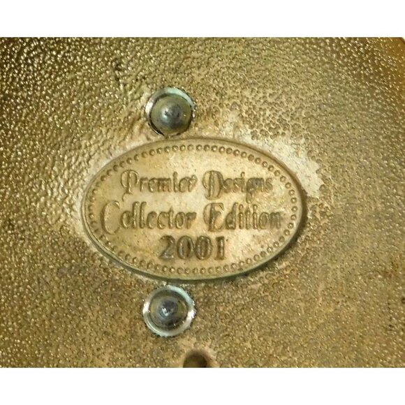 Premier Designs 2001 Bell Christmas Ornament Collector Edition Gold Tone Wreath - Picture 4 of 4